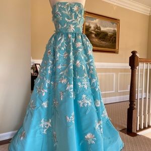 12k Oscar de la Renta Couture Ball Gown NWT Saks